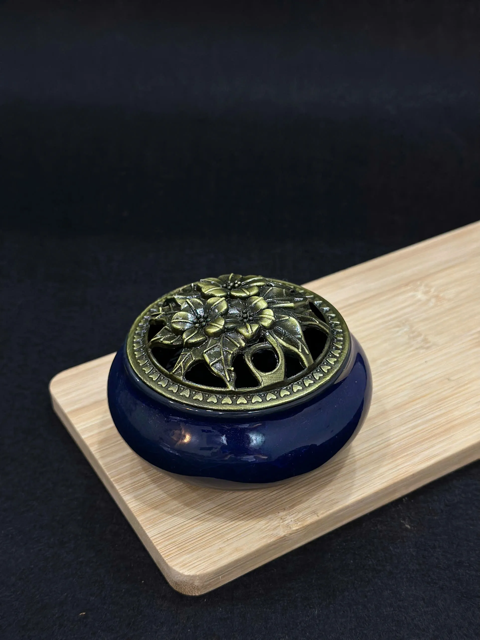 Crackle-Glaze Ceramic Agarwood Burner – Includes Fire-Resistant Liner for Incense Cones